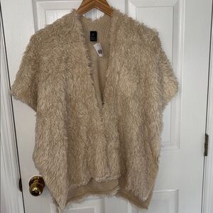 D&Y Cream Fuzzy Women's Poncho